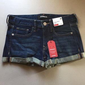 Express stretch denim shorts 00 NWT